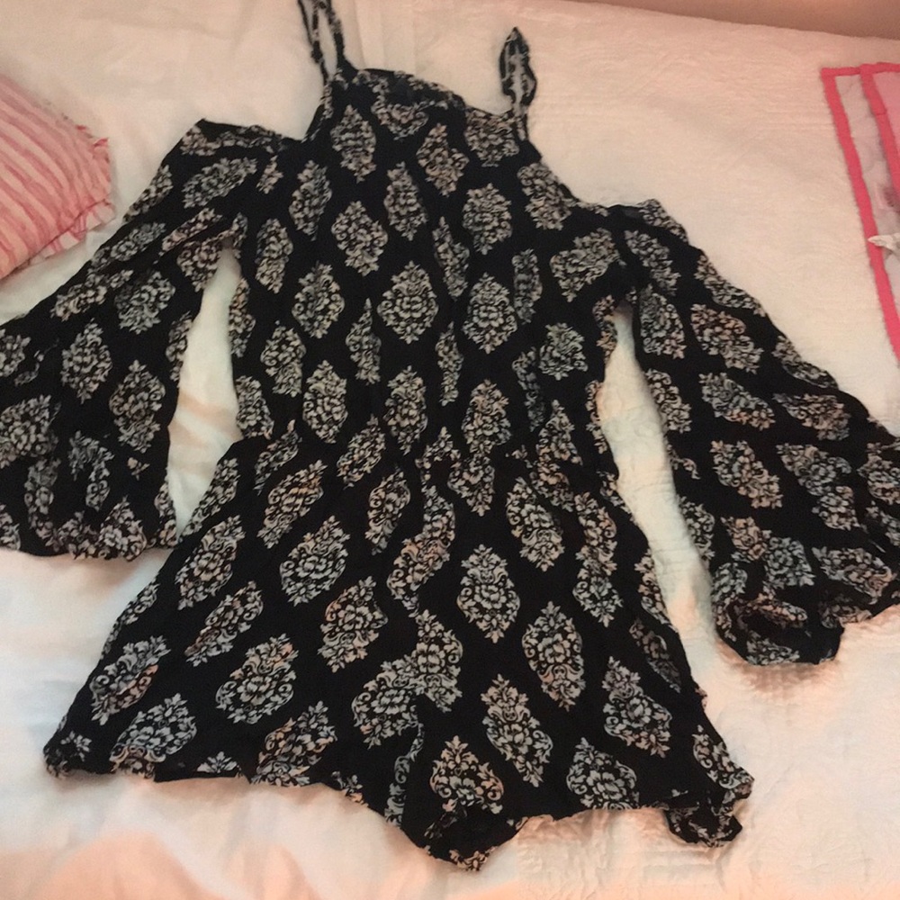 Flare sleeve romper adjustable strap